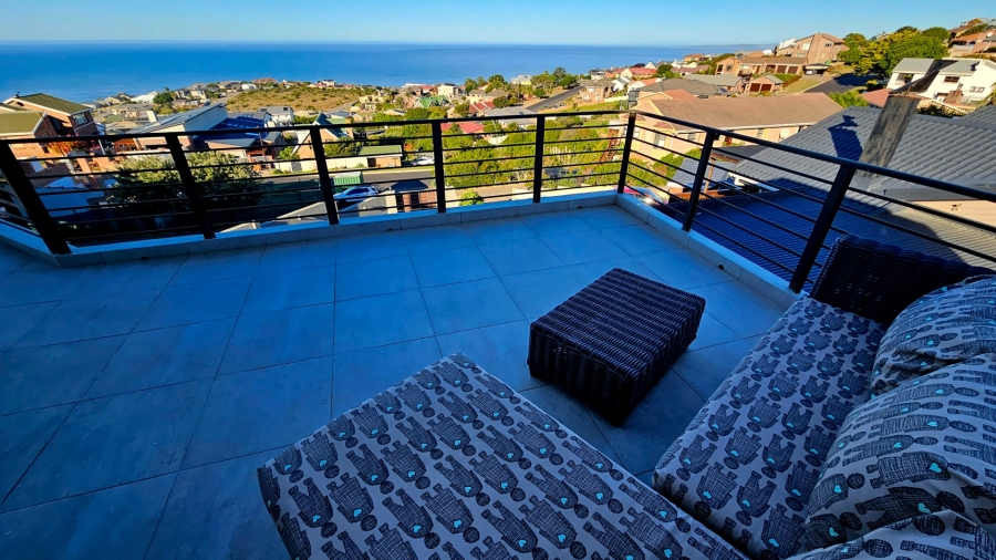 5 Bedroom Property for Sale in Dana Bay Western Cape